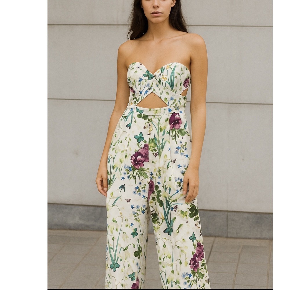 L'ATISTE Medium NWT Apricot Lane Floral Strapless Jumpsuit Cutout Romper